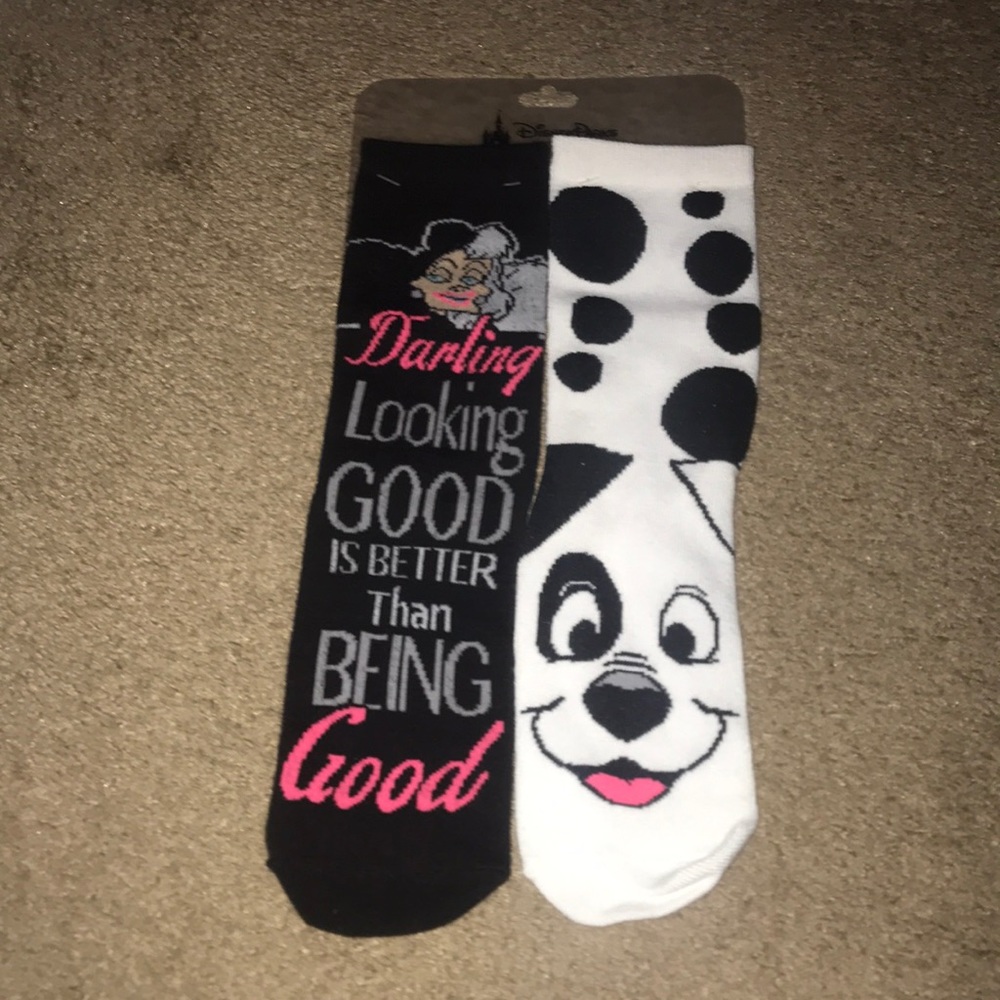 NWT! Disney Parks Cruella DeVil Unisex Casual Socks {Ladies shoe size:5-10}